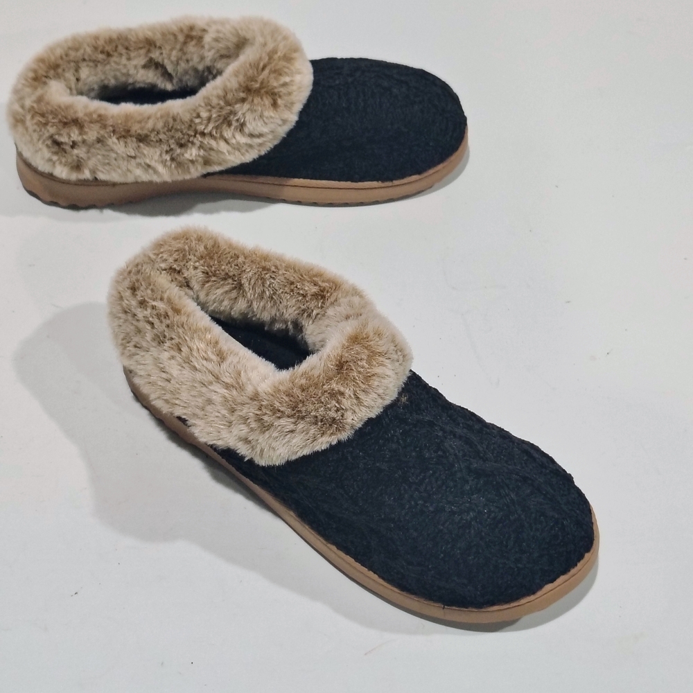 Bear Foams Cozy Black Faux Fur Women's Slippers Size 9-10 Large NWNB